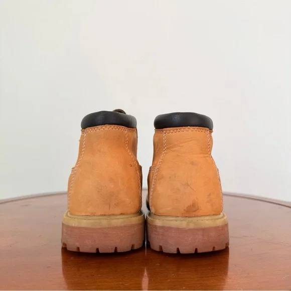 Timberland Women's Nellie Waterproof Nubuck Chukka Boots | US 7.5 - Picture 2 of 8